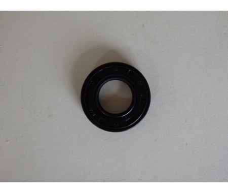 Gufero 15x28x4,5 YD45.01.00.09-00