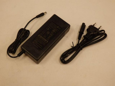 Nabíječka VIRON 700 42V-1,5A