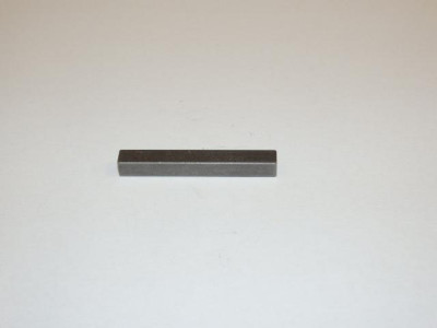 Klínek 5x5x38mm