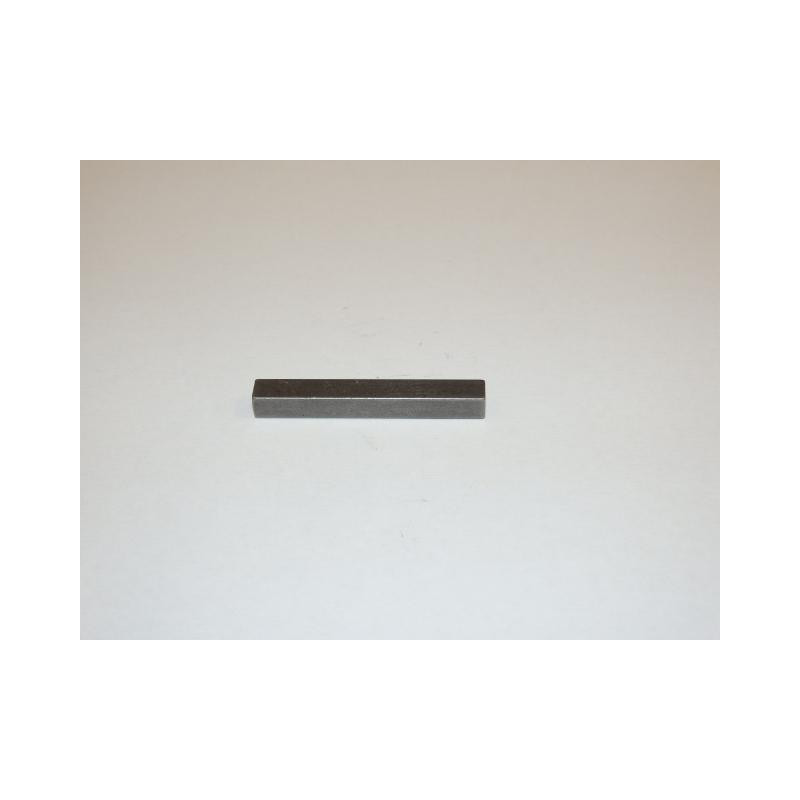 Klínek 5x5x38mm