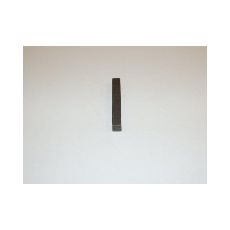 Klínek 5x5x38mm