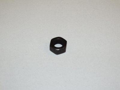 Nut valve lock
