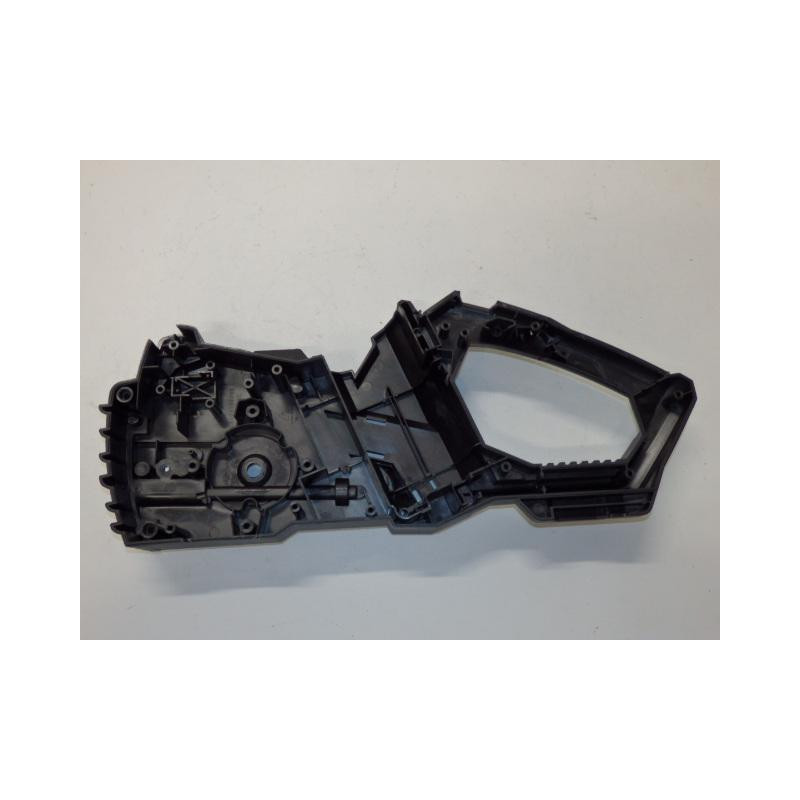 Right casing
