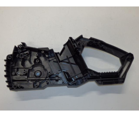 Right casing