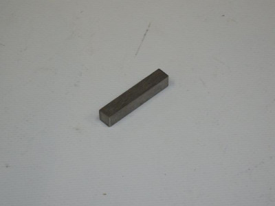 Klínek 7x7x40