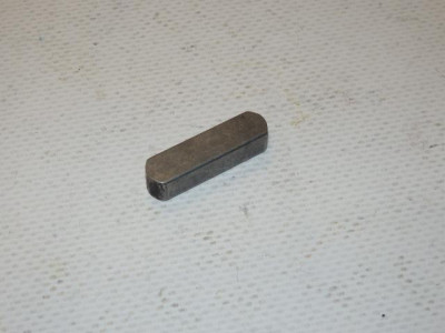 Klínek 8x7x30